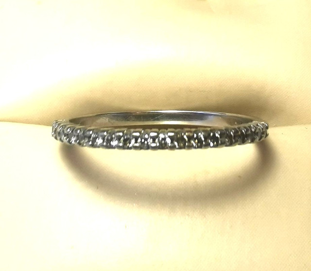 Peoples 10kt White Gold Diamond Ring Size 7 Dainty Shimmering - photo 2