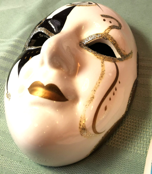 Two Painted Ceramic Masks Vintage made in Taiwan - photo 5