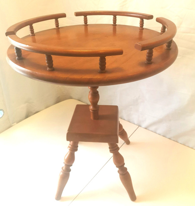 Vintage Wooden 3-Leg Pedestal Side Table