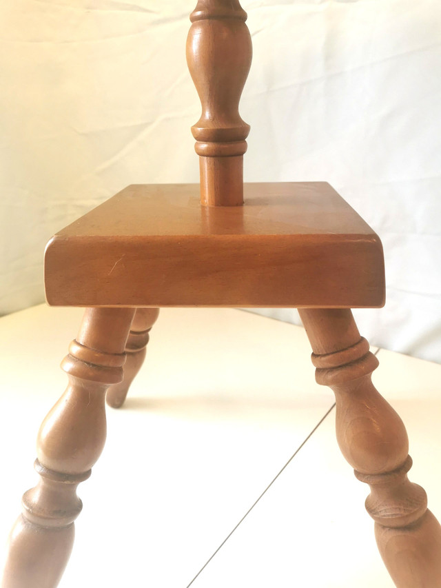 Vintage Wooden 3-Leg Pedestal Side Table - photo 4