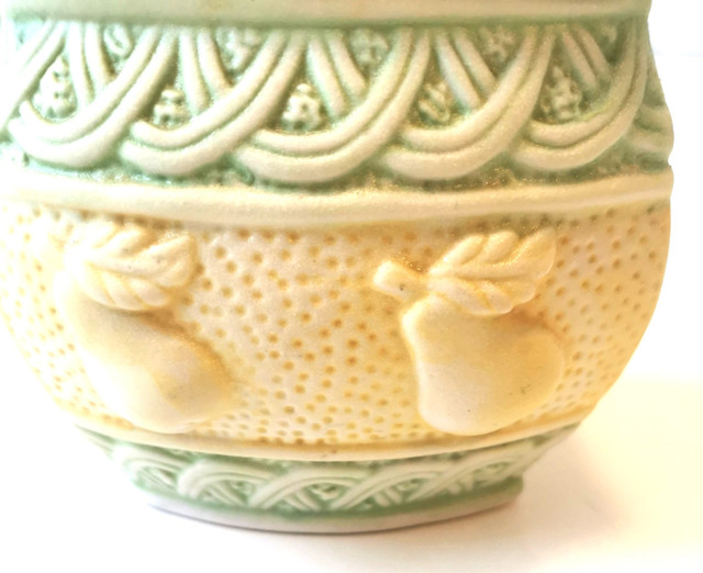 Porcelain Pear Themed Display Storage Vintage - photo 2
