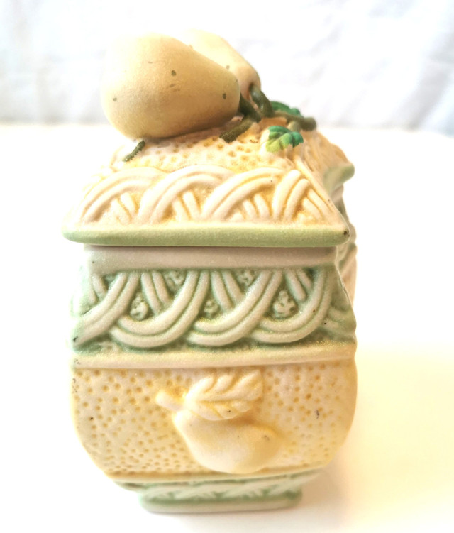 Porcelain Pear Themed Display Storage Vintage - photo 3