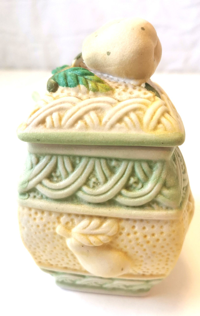 Porcelain Pear Themed Display Storage Vintage - photo 5