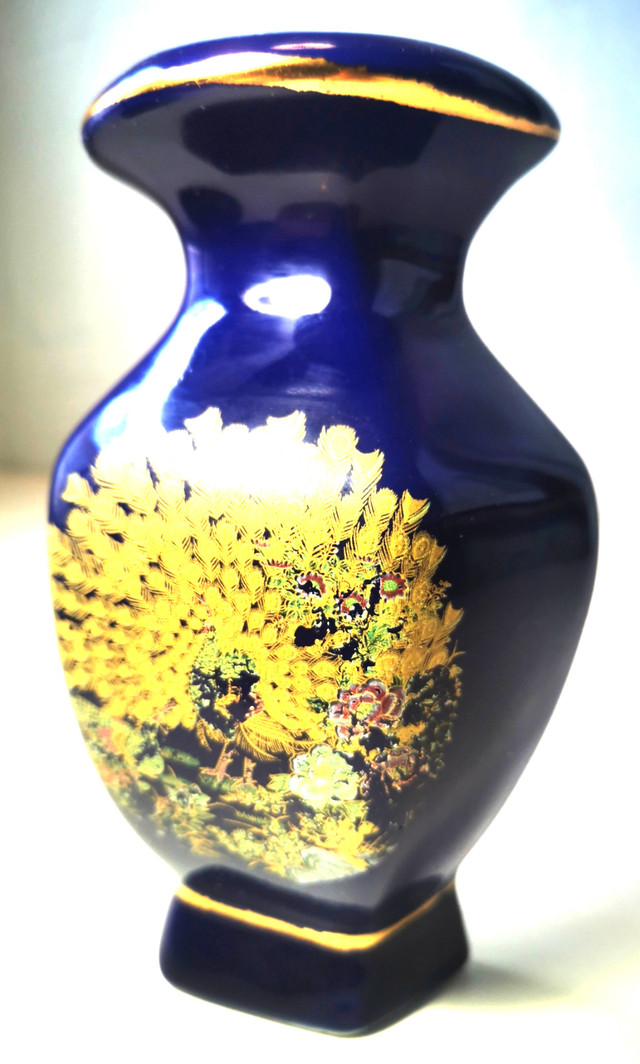 Porcelain Wall Pocket Vintage Japanese Cobalt Blue Gold Peacock - photo 3