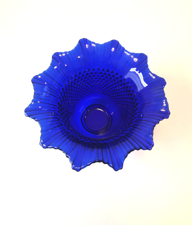 Cobalt Blue Diamond Ruffled Art Glass Bowl Fenton Style 60s - photo 3