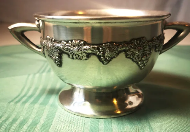 Bowl w/ Grape Wm A Rogers Silver Plated thumbnail