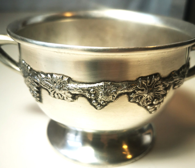 Bowl w/ Grape Wm A Rogers Silver Plated - photo 2