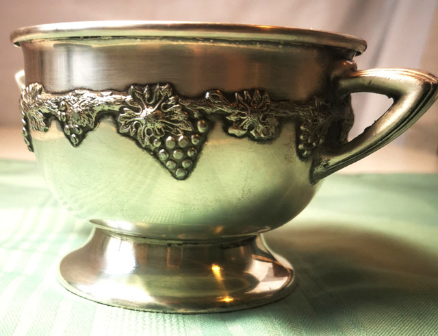 Bowl w/ Grape Wm A Rogers Silver Plated - photo 3