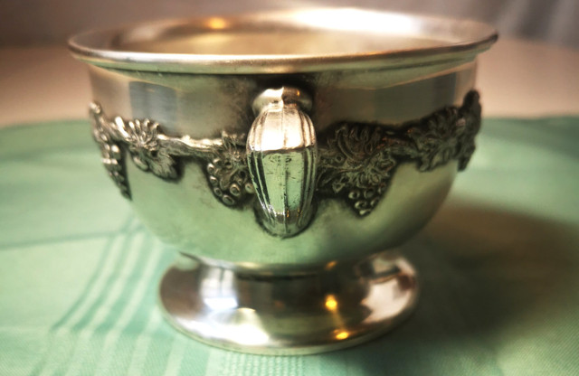 Bowl w/ Grape Wm A Rogers Silver Plated - photo 5