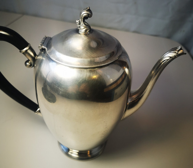 Coffee/Tea Pot Vintage Wm. A Rogers Silver Plated - photo 3
