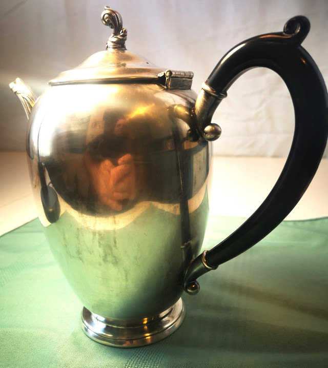 Coffee/Tea Pot Vintage Wm. A Rogers Silver Plated - photo 4