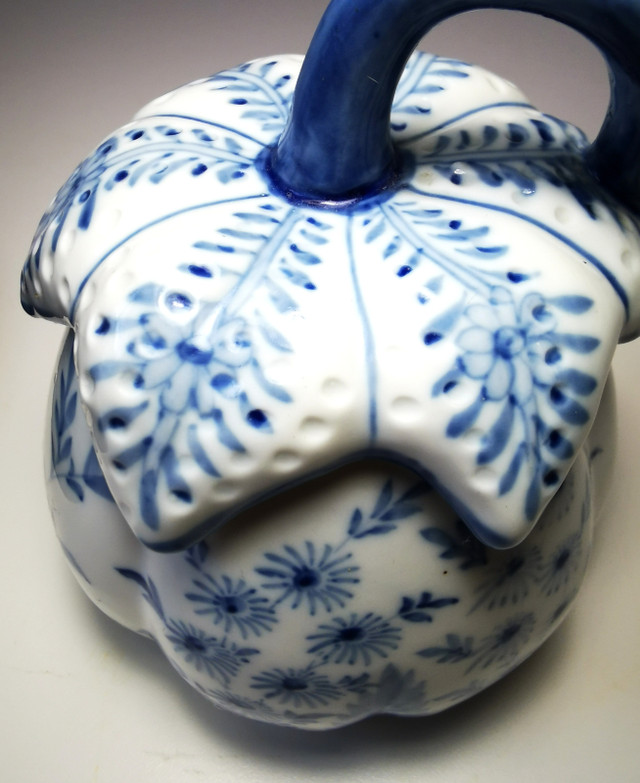 Trinket Container Pumpkin-shaped blue-and-white ceramic Vintage - photo 3