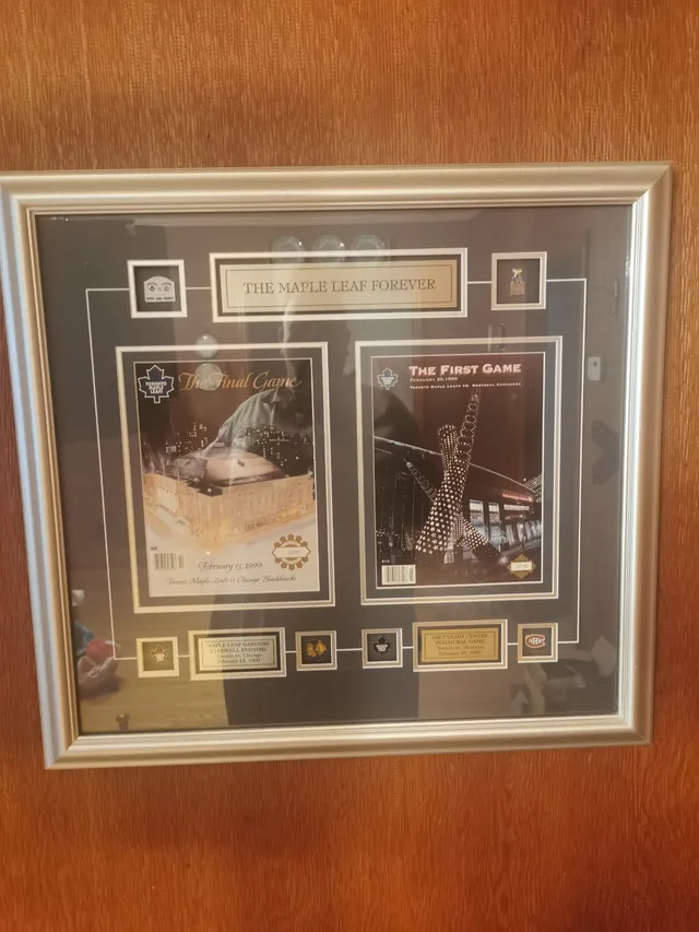 Framed Official Programs 2: Last Game Maple Leaf Gardens, First image indicator(7)