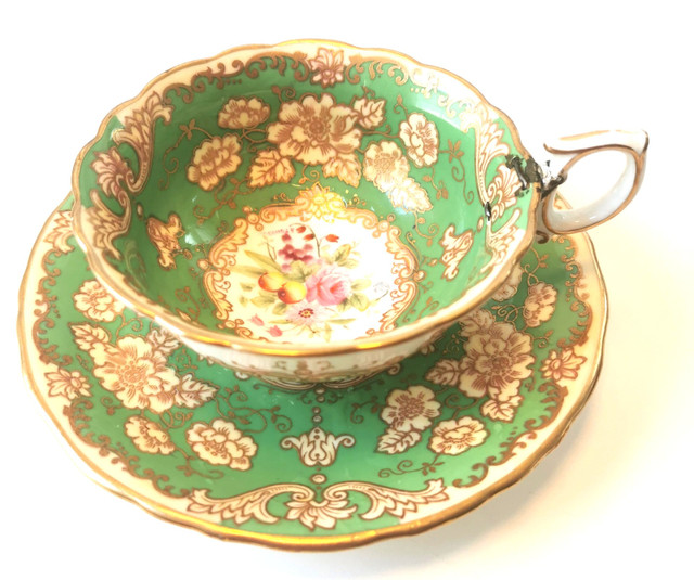 Vintage Wedgwood Tea Cup Saucer Green Floral Gold Trim Repaired - photo 2