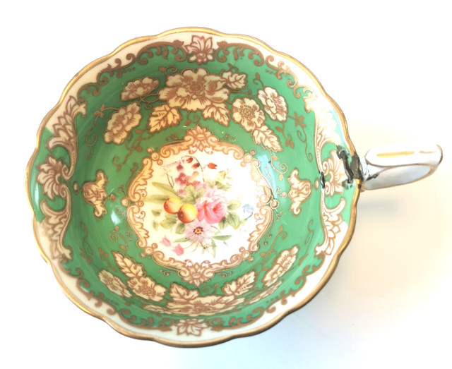 Vintage Wedgwood Tea Cup Saucer Green Floral Gold Trim Repaired - photo 4