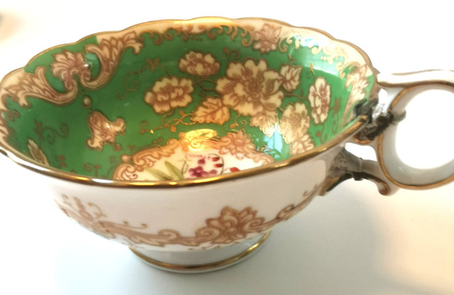Vintage Wedgwood Tea Cup Saucer Green Floral Gold Trim Repaired - photo 5