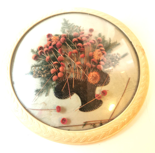 Wall hangings Three Vintage to older Vintage Botanical - photo 3