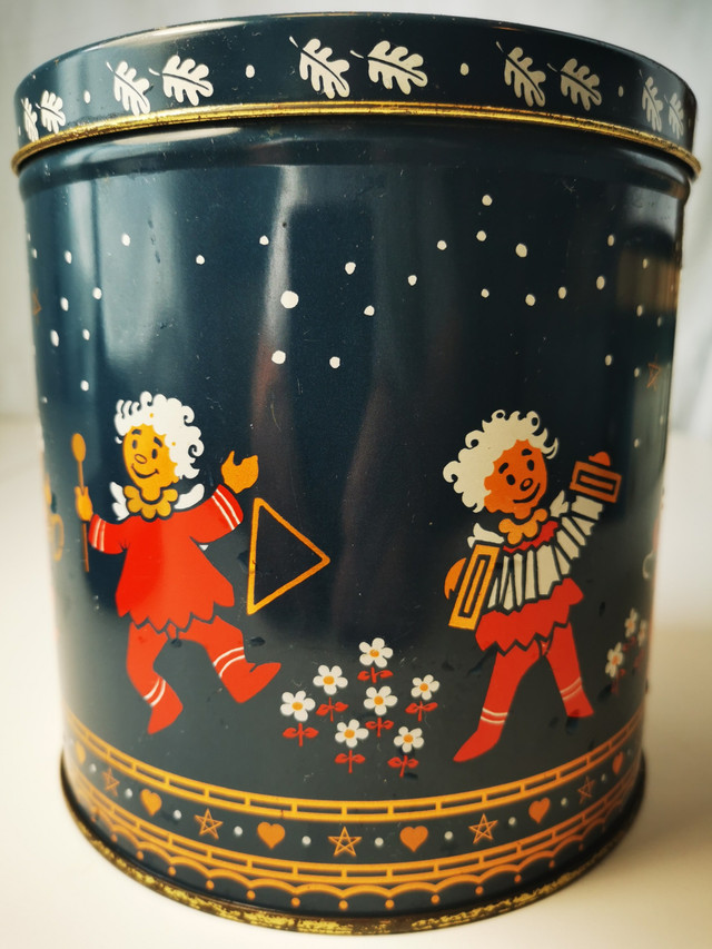 Biscuit Tin Norwegian Christmas Angels
