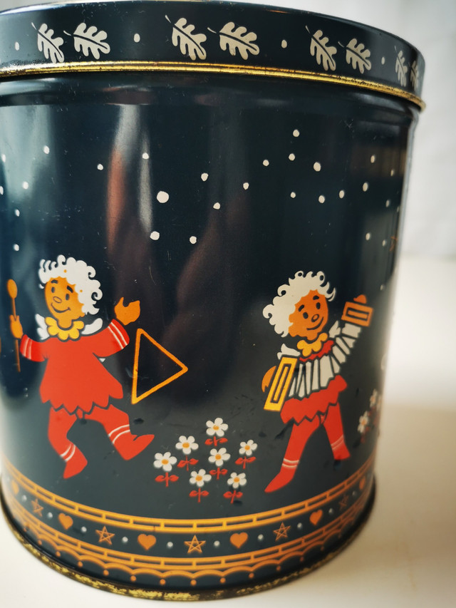Biscuit Tin Norwegian Christmas Angels - photo 5
