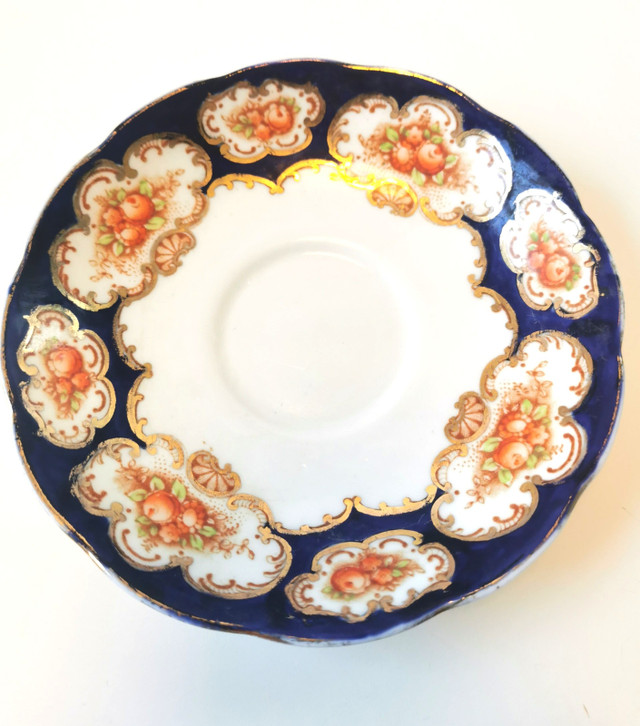 Tea Cup and Saucer Royal Albert Crown China England Numbered Vin - photo 5