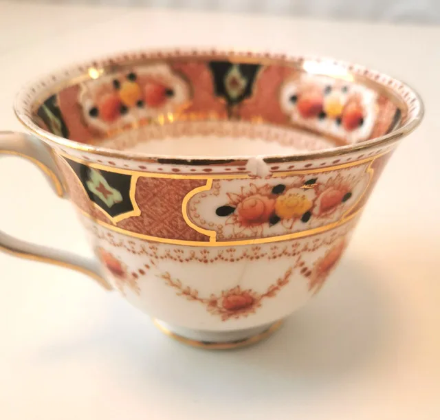 Tea Cup and Saucer Royal Albert Crown China England Numbered Vin image indicator(7)