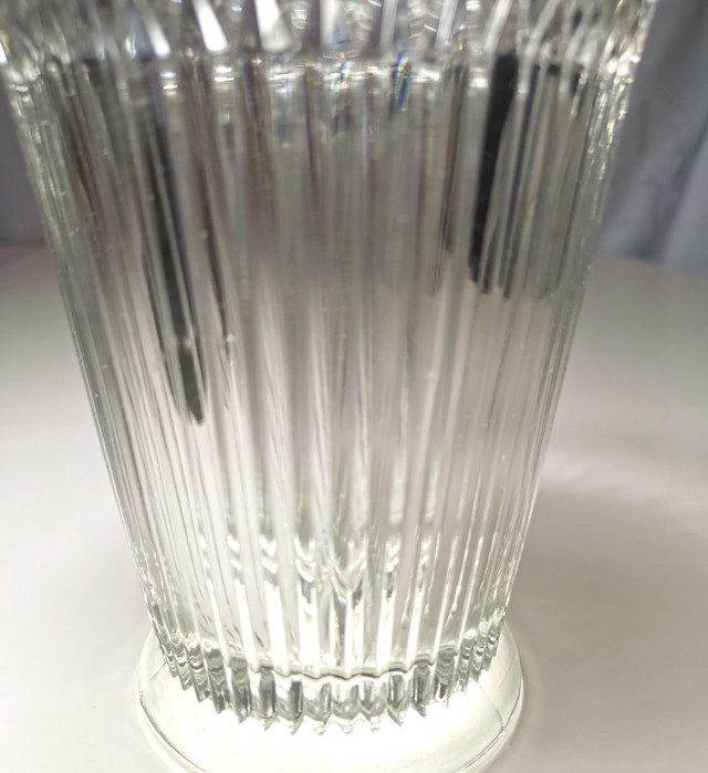 GLASS VASE classic design vertical ribbing adds texture vintage - photo 3