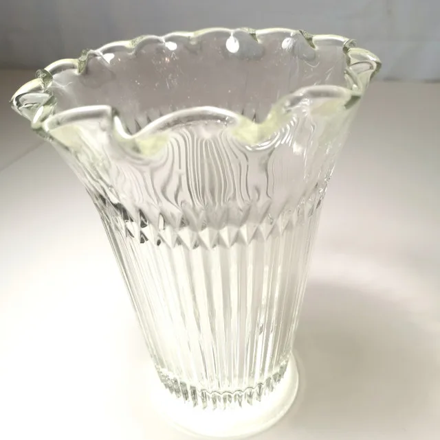 GLASS VASE classic design vertical ribbing adds texture vintage image indicator(4)