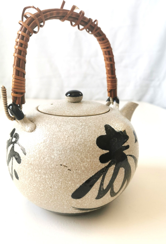 Tea Pot Vintage Japanese Rattan Handle - photo 5