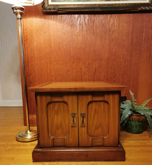 Goldcrest End Table Vintage 1978 image indicator(5)