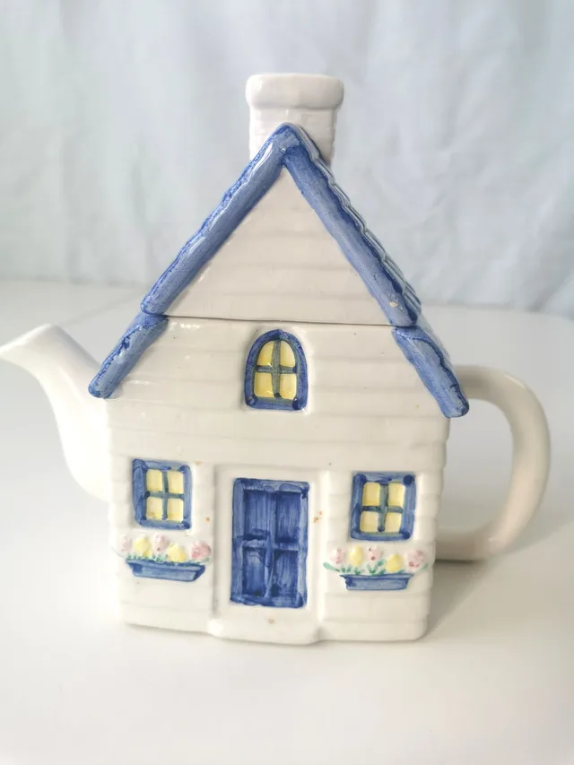 Tea Pot House with Removable Roof aka Lid Vintage thumbnail