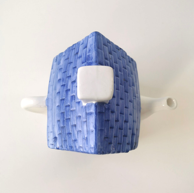 Tea Pot House with Removable Roof aka Lid Vintage - photo 3
