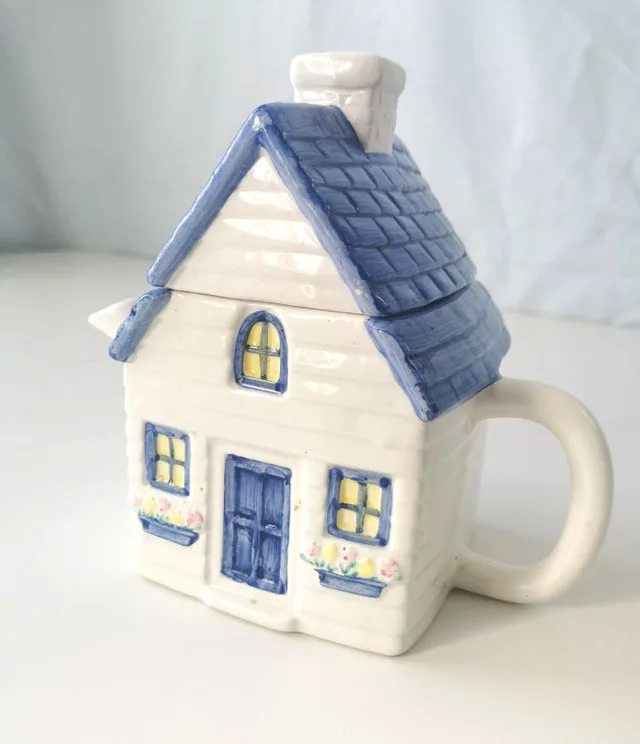 Tea Pot House with Removable Roof aka Lid Vintage image indicator(6)
