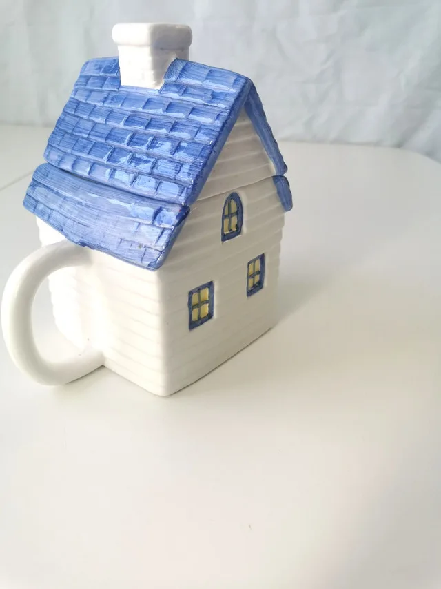 Tea Pot House with Removable Roof aka Lid Vintage image indicator(8)