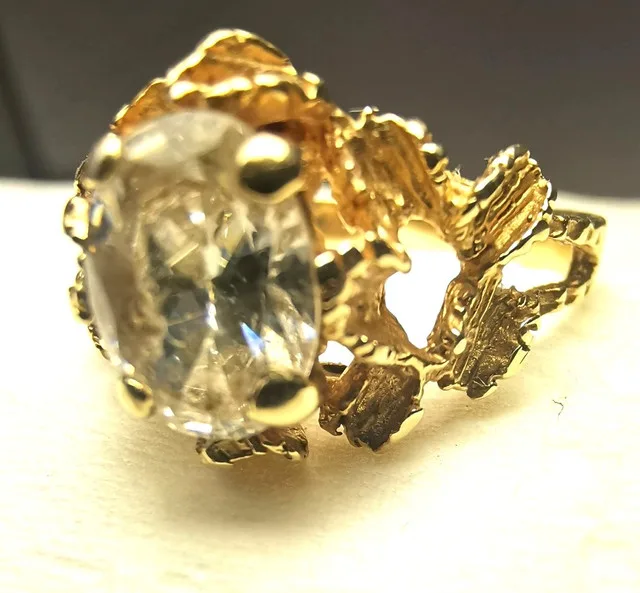 Ring 10kt Gold Leaf Pattern Stone Oval Crystal Quartz Vintage Re image indicator(4)