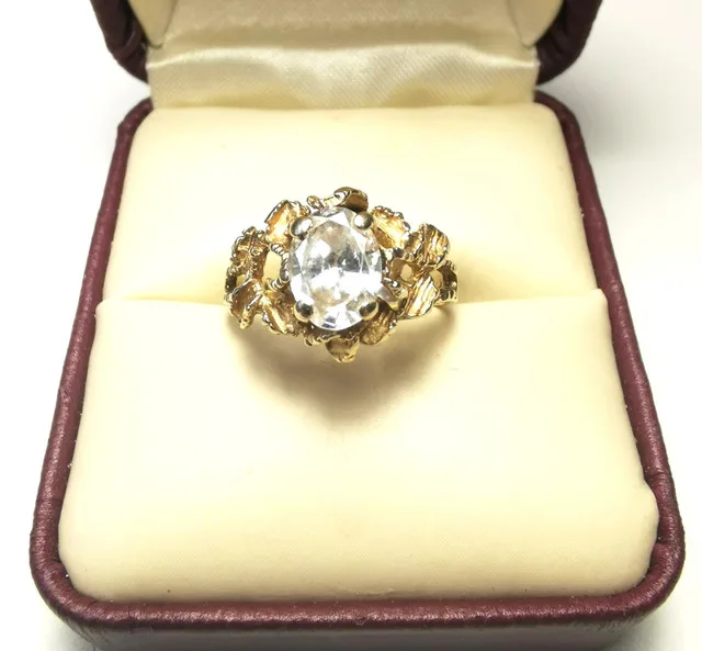 Ring 10kt Gold Leaf Pattern Stone Oval Crystal Quartz Vintage Re image indicator(8)