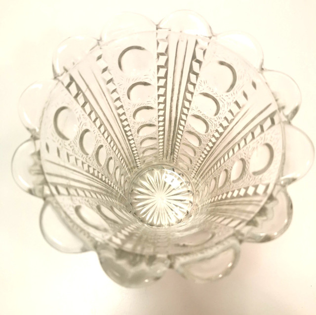 Vintage 1940s Glass Zipper & Button Pattern Vase Clear Pressed G