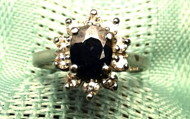 14k White Gold Natural Blue Sapphire Diamond Ring image indicator(4)