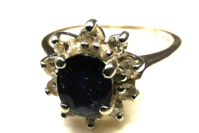 14k White Gold Natural Blue Sapphire Diamond Ring image indicator(5)