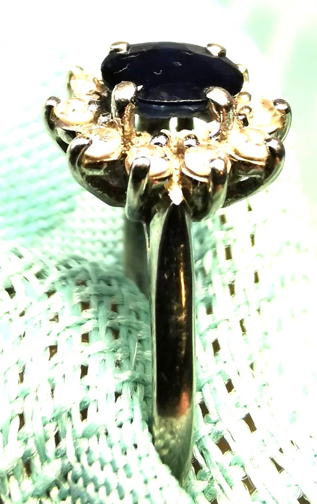 14k White Gold Natural Blue Sapphire Diamond Ring image indicator(7)