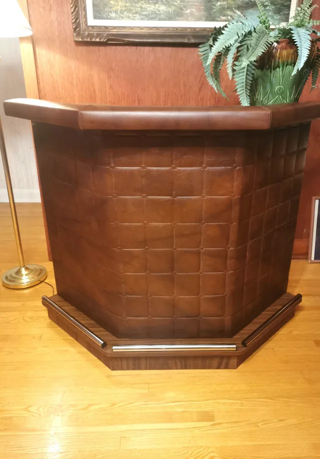 BAR 1960S PADDED FRONT PANELLING GRID SILVER FOOT RAIL GOOD COND thumbnail