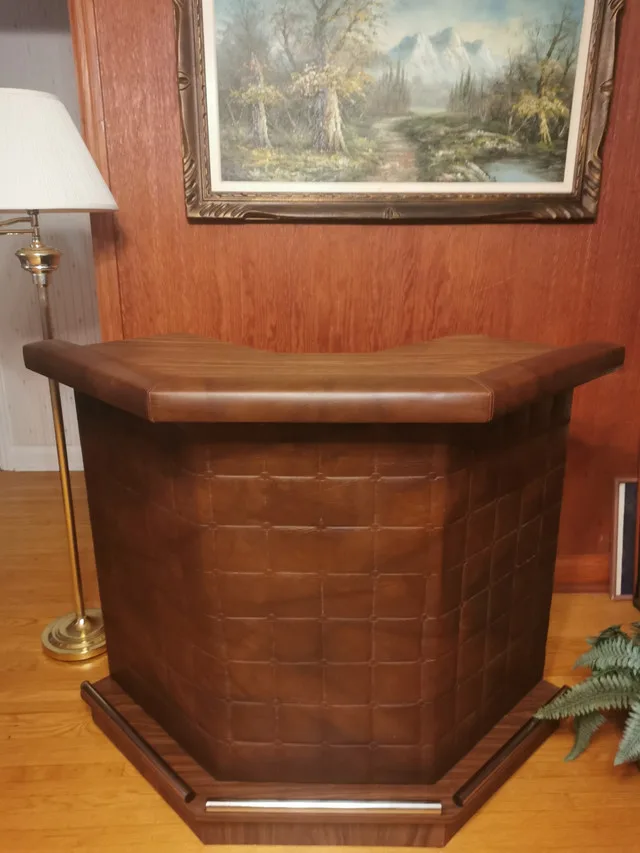 BAR 1960S PADDED FRONT PANELLING GRID SILVER FOOT RAIL GOOD COND image indicator(2)