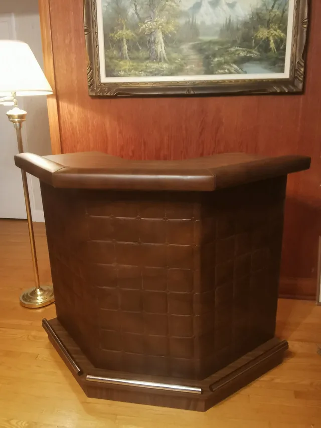 BAR 1960S PADDED FRONT PANELLING GRID SILVER FOOT RAIL GOOD COND image indicator(7)