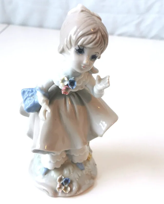 Girl in Dress Vintage Ponytail Porcelain Figurine Made In Taiwan image indicator(5)