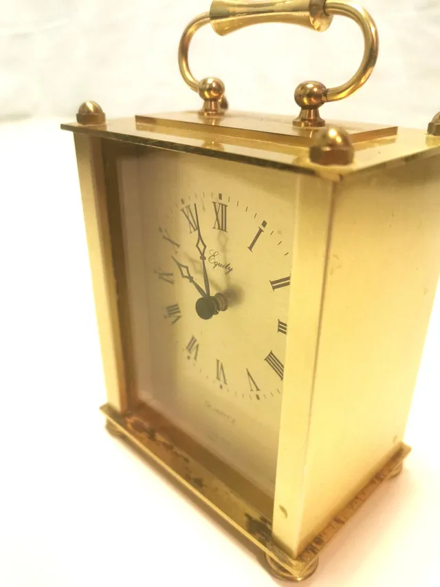 Equity Quartz, Brass Table Clock, Hong Kong image indicator(8)