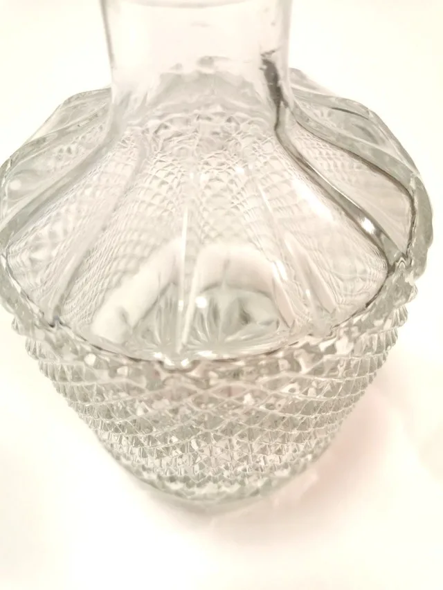 Diamond Pattern Crystal Decanter Austria 1960s Vintage image indicator(3)