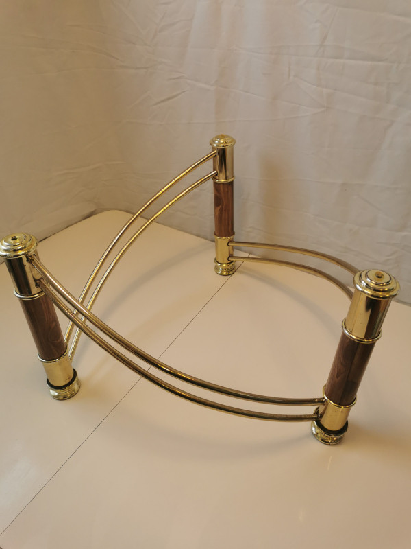 Three Pillars Twisted Brass Base, Glass Top Table Vintage - photo 2
