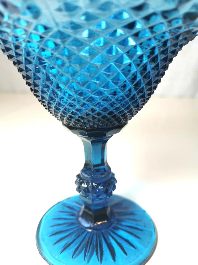 Candy Dish Pedestal Cool Blue Diamond IVIMA Point Glass Compote image indicator(6)