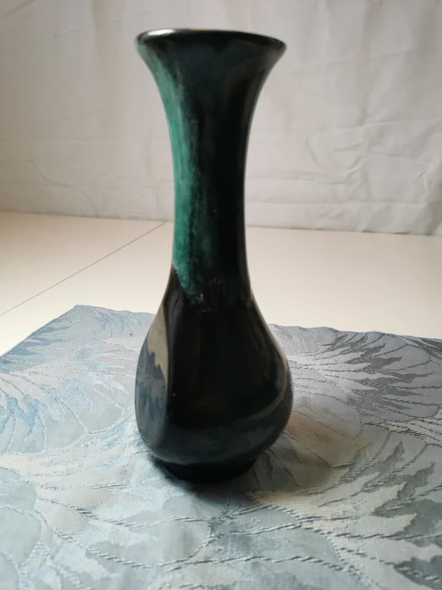 Vase Cool Green and Black 1970s Vintage Flat Face One Side H 8.7 image indicator(2)