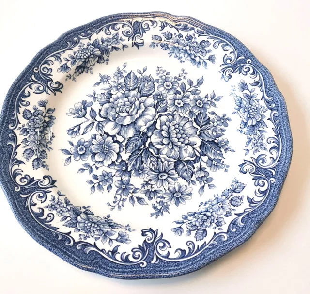 Vintage Plate Holder with 3 Royal Staffordshire image indicator(7)