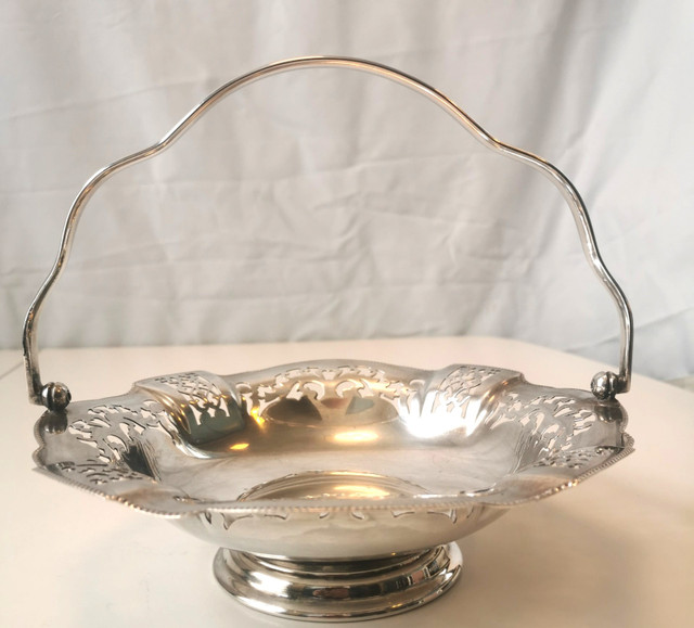 Display Dish Fruit Silver Plated Vintage
